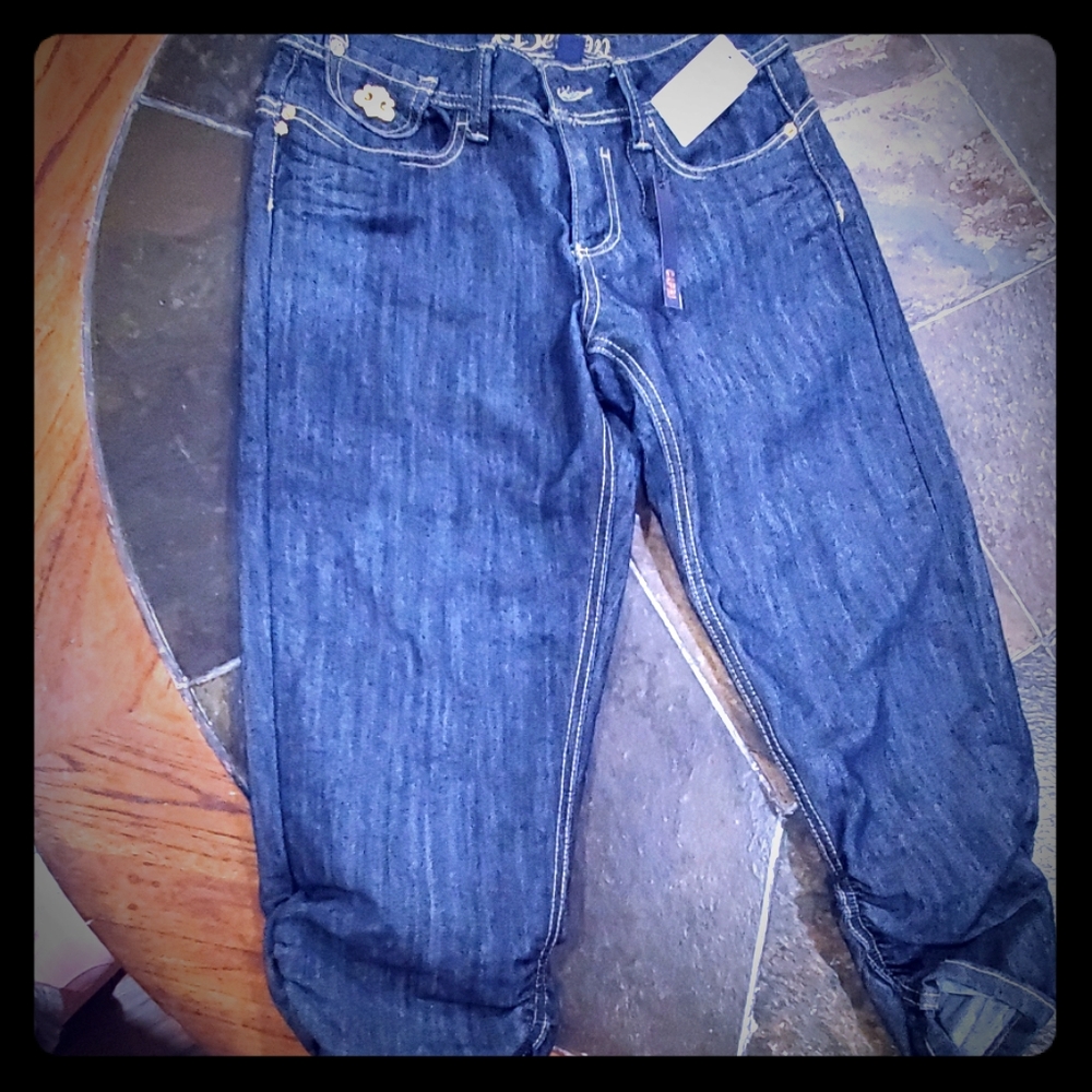 Der'eon jean capri pants